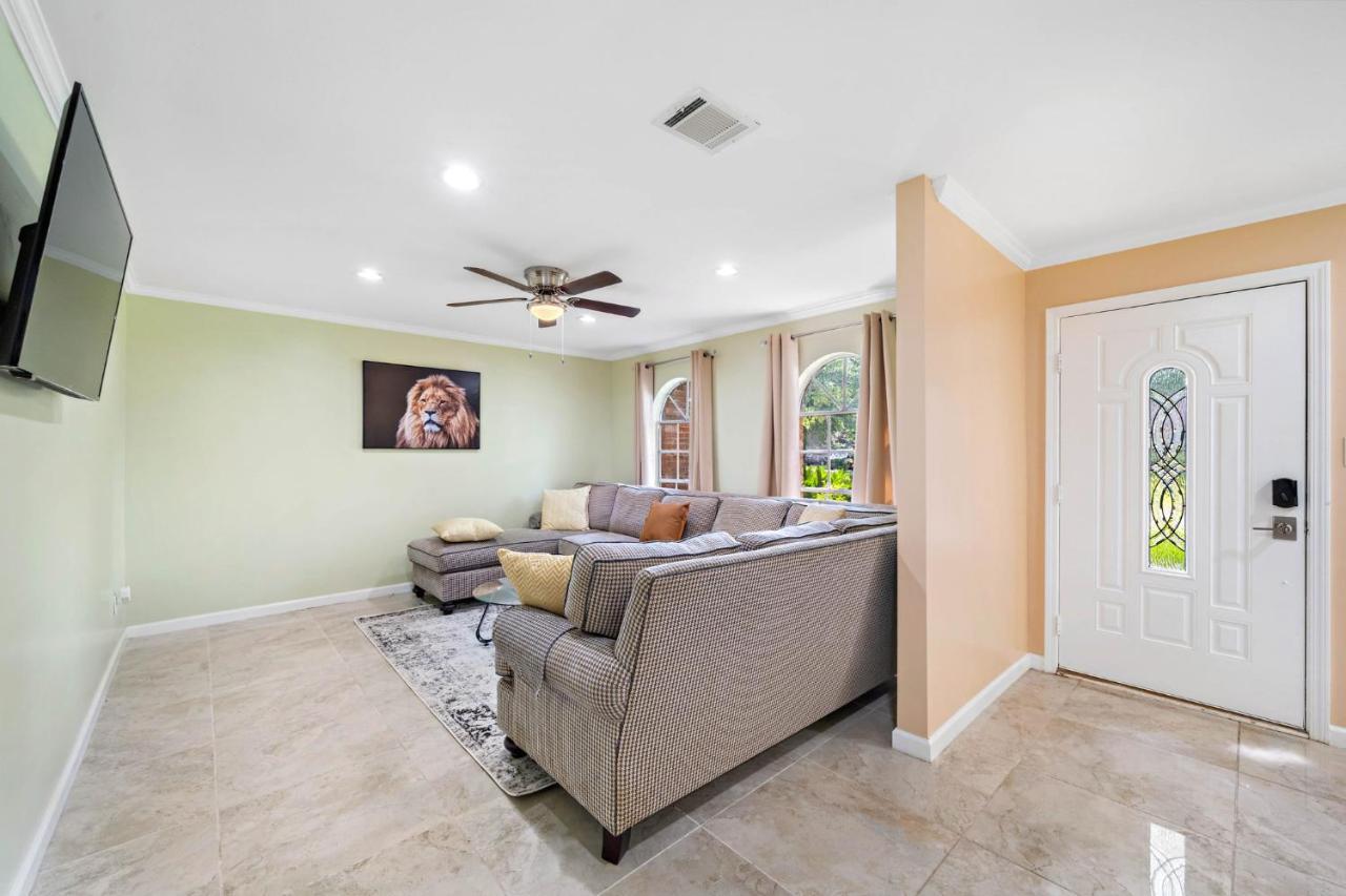 Pool Oasis Games Wifi Bbq Yard Sleep 16 Houston Exterior foto