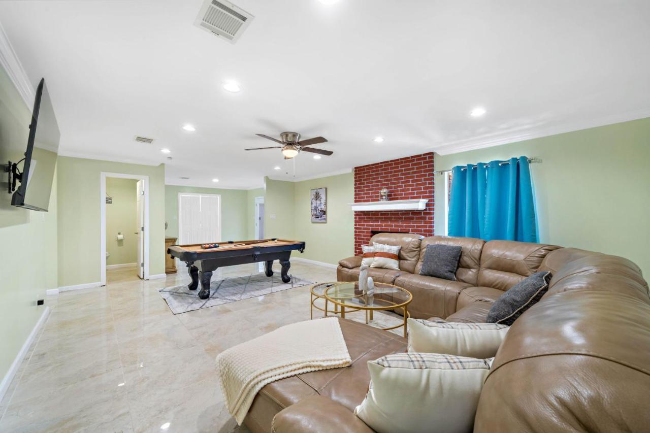 Pool Oasis Games Wifi Bbq Yard Sleep 16 Houston Exterior foto